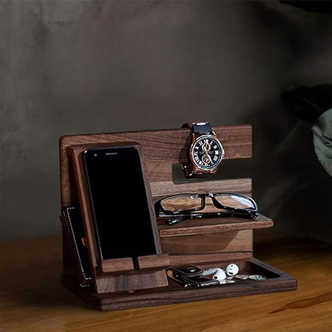 🪵 Natural wood organizer – For a tidy and lively desk