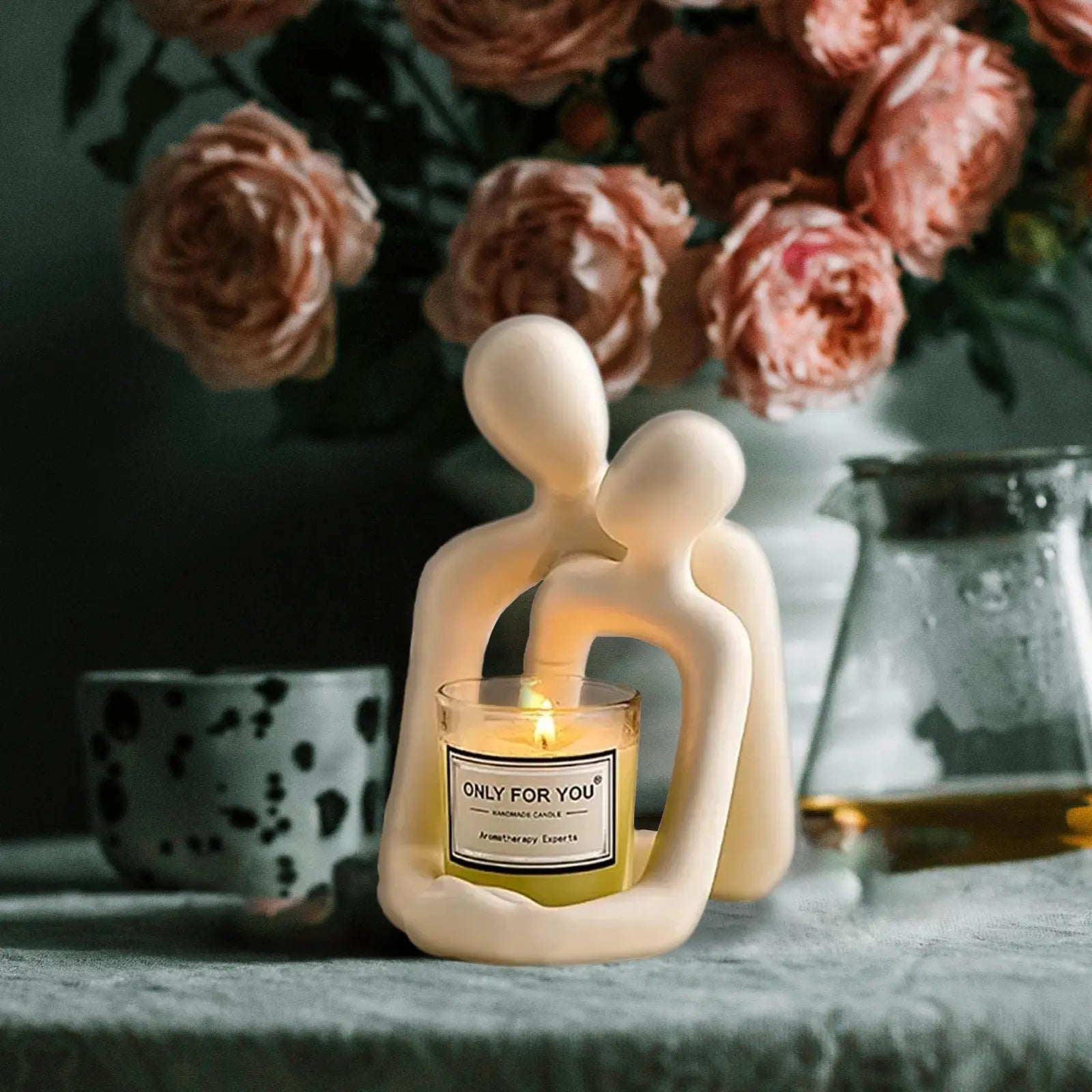 🕯️ Modern Couple Sculpture - Artistic Resin Candle Holder