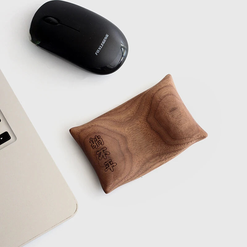 🖱️ Solid wood wrist rest pad – For uncompromising comfort