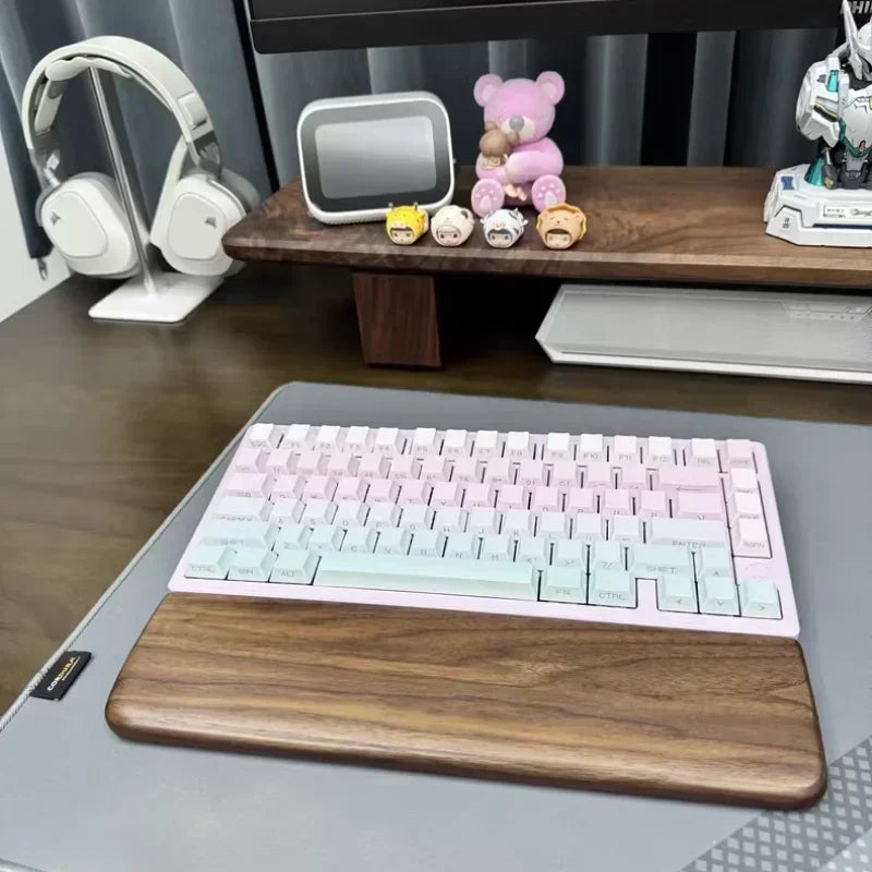 ✋ Solid wood wrist rest – For natural comfort at the desk