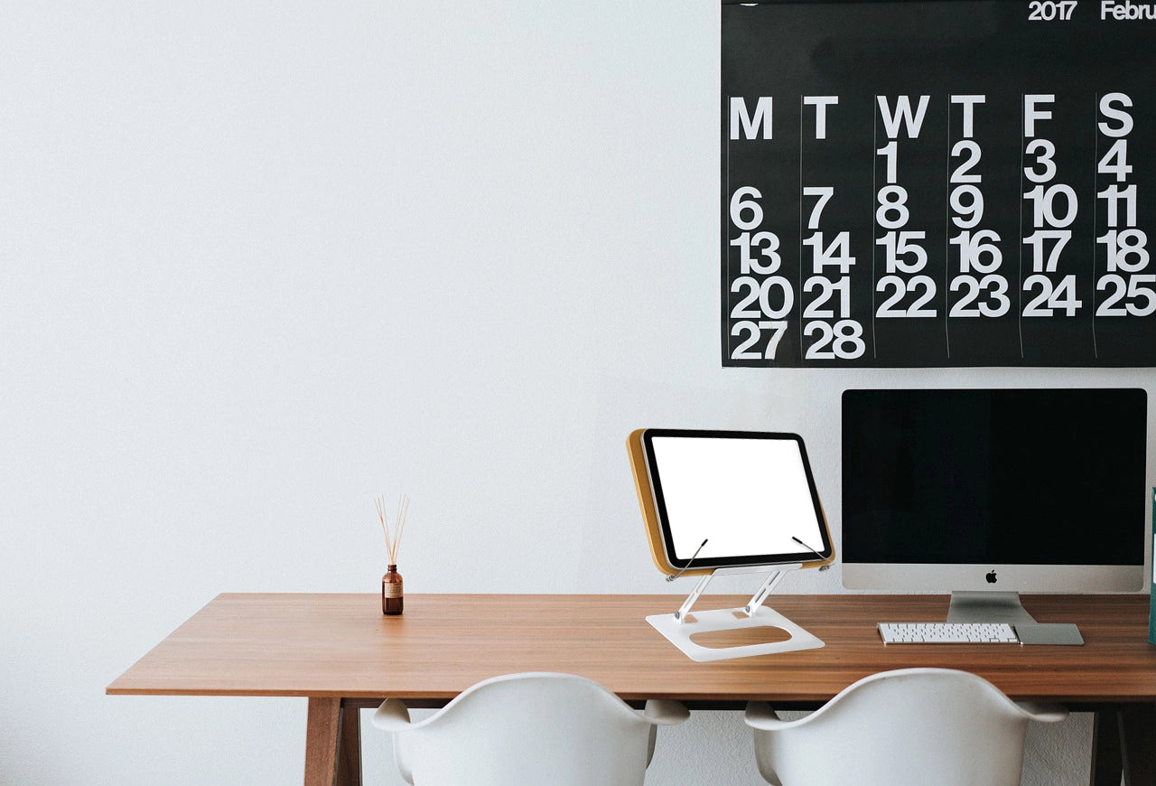 🪵 Support de lecture en bois rotatif – Confort ergonomique & design