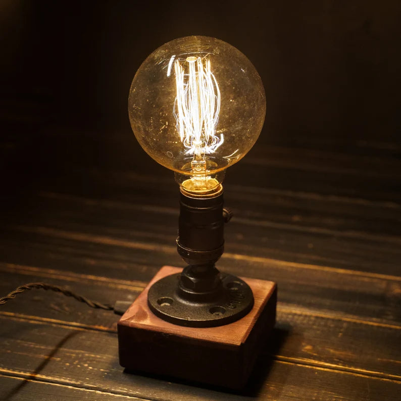 💡 Lampe de table vintage – Design brut & touche industrielle
