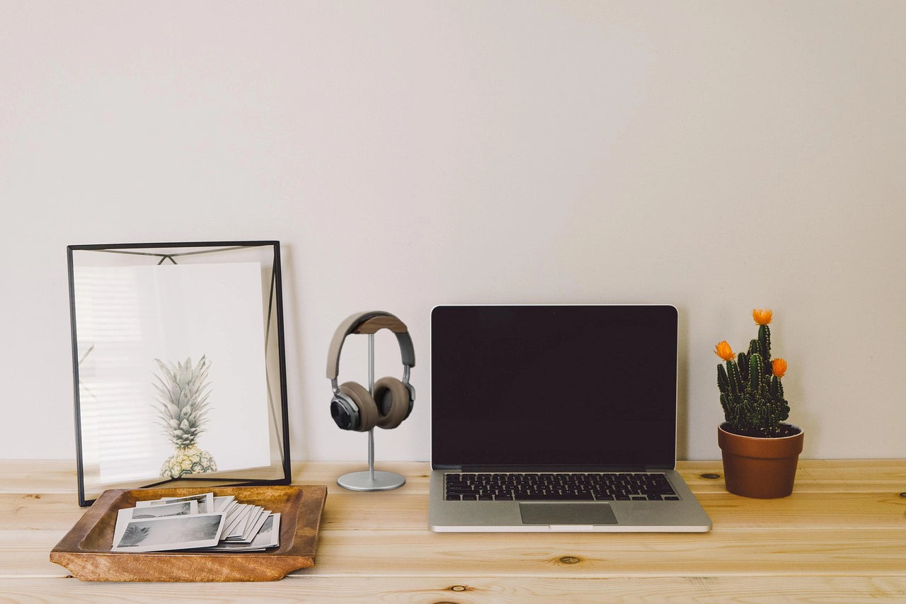 🎧 Support casque bois & métal – Design sculpté & fonctionnalité élégante